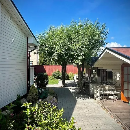 Aleksandri Inn *